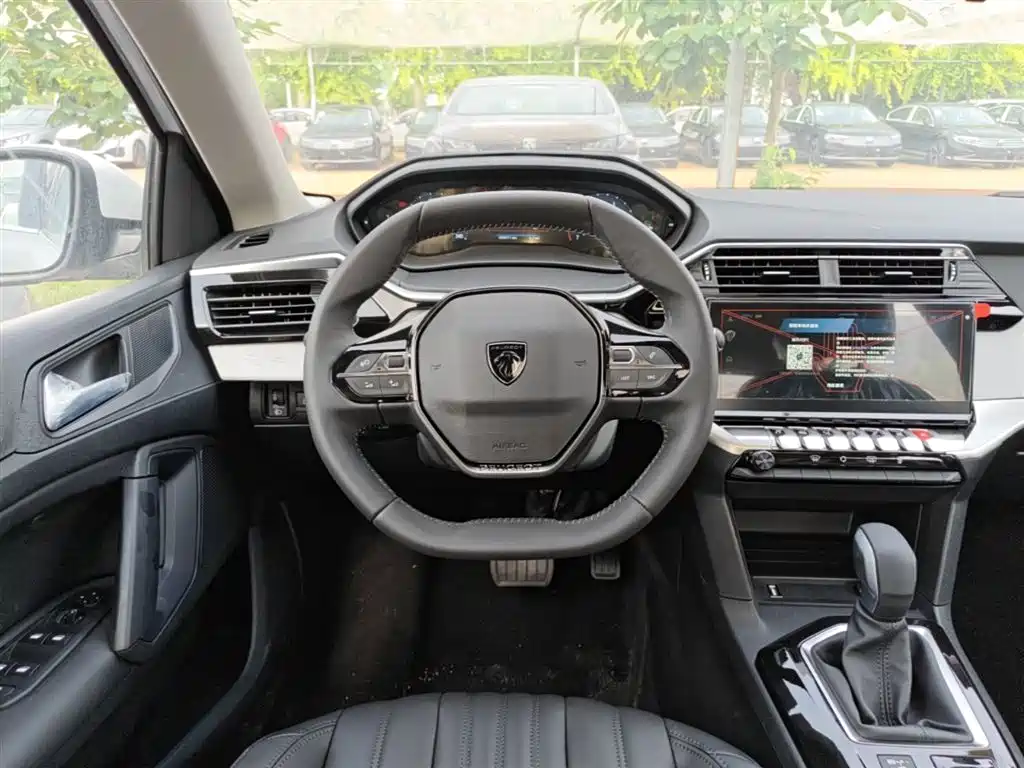 PEUGEOT 408