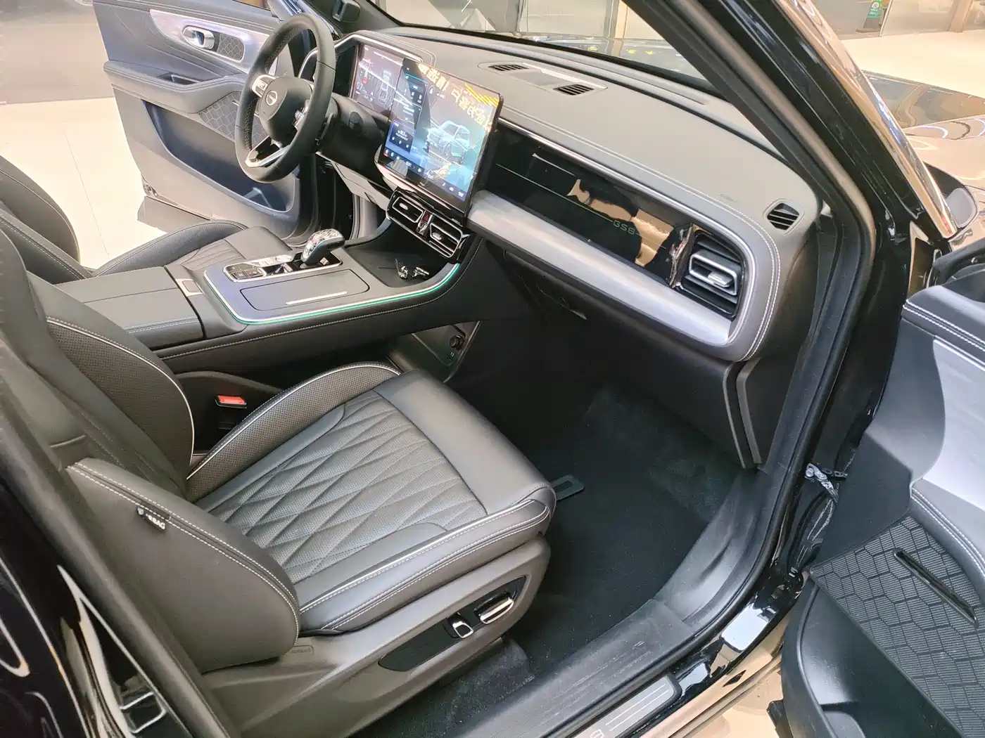 GAC Trumpchi Trumpchi GS8 2022 Pilot Series 2.0TGDI 2WD Luxury Smart Connect Edition (7-Seater) фото 10