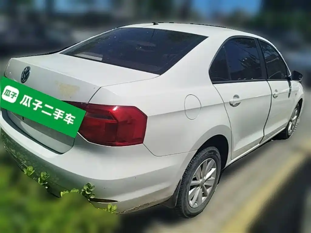 Volkswagen Jetta 2015 1.6L Manual Trend фото 12
