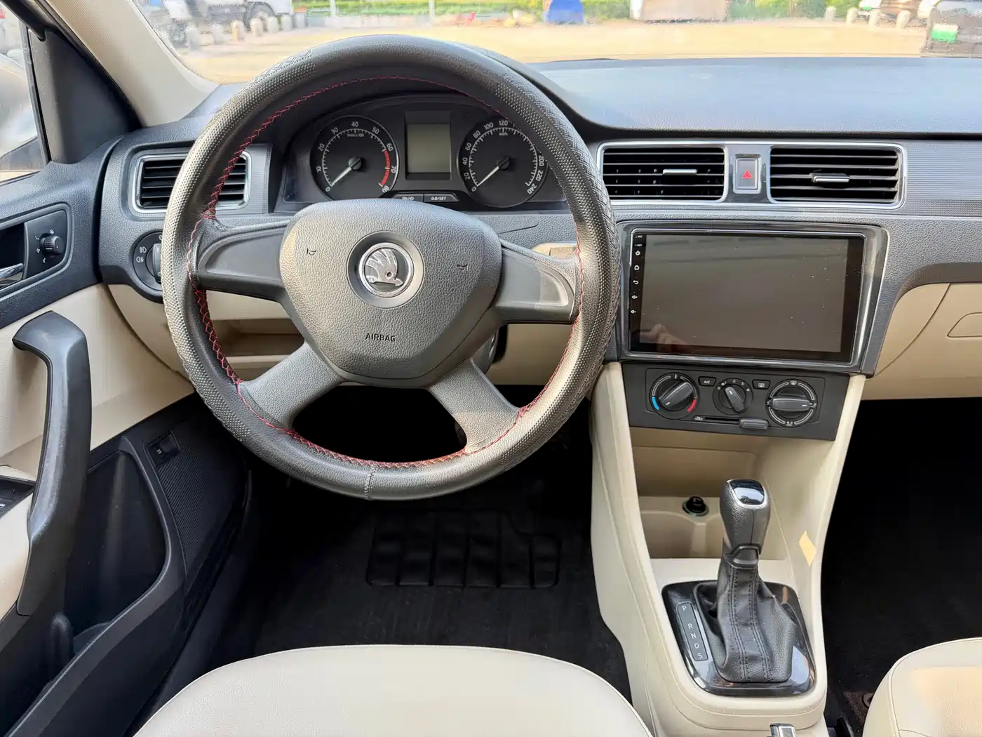 Škoda Rapid 2013 1.6L Automatic Smart Selection фото 9