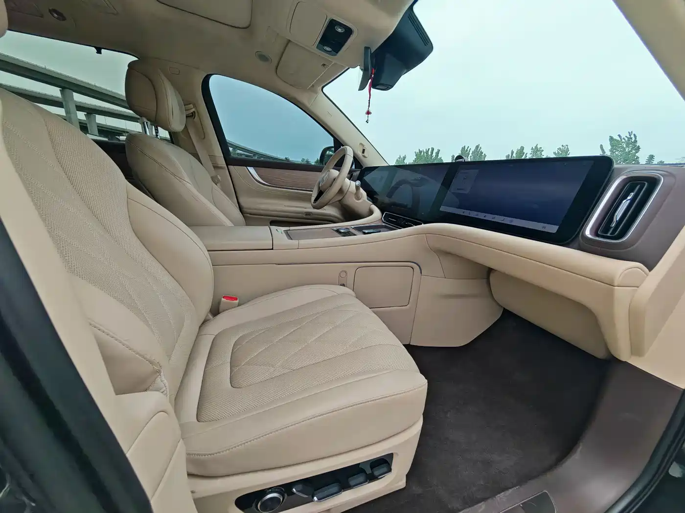 AITO Wenjie AITO M9 2024 Range Extender Ultra 52kWh 6-seater фото 7