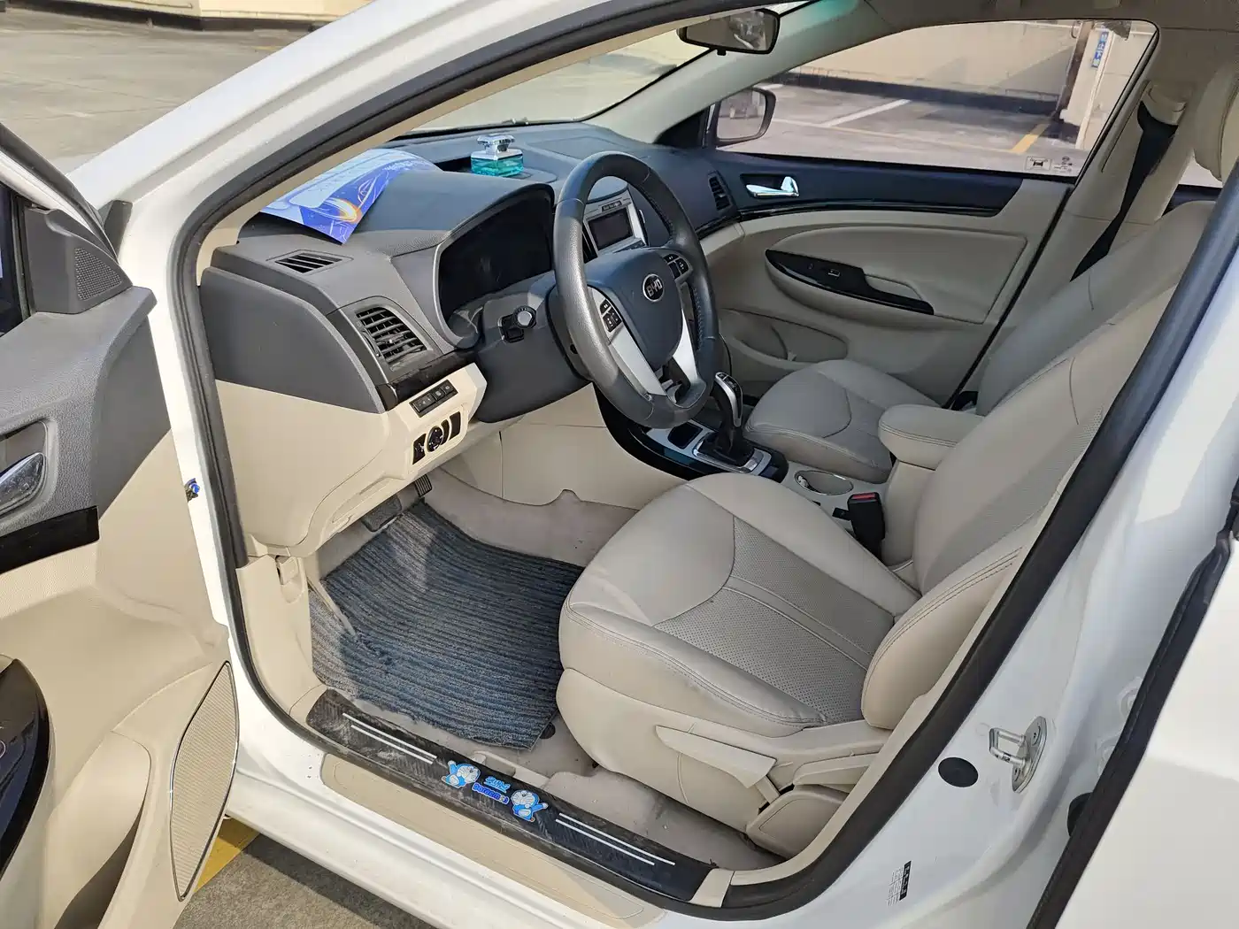 BYD E5