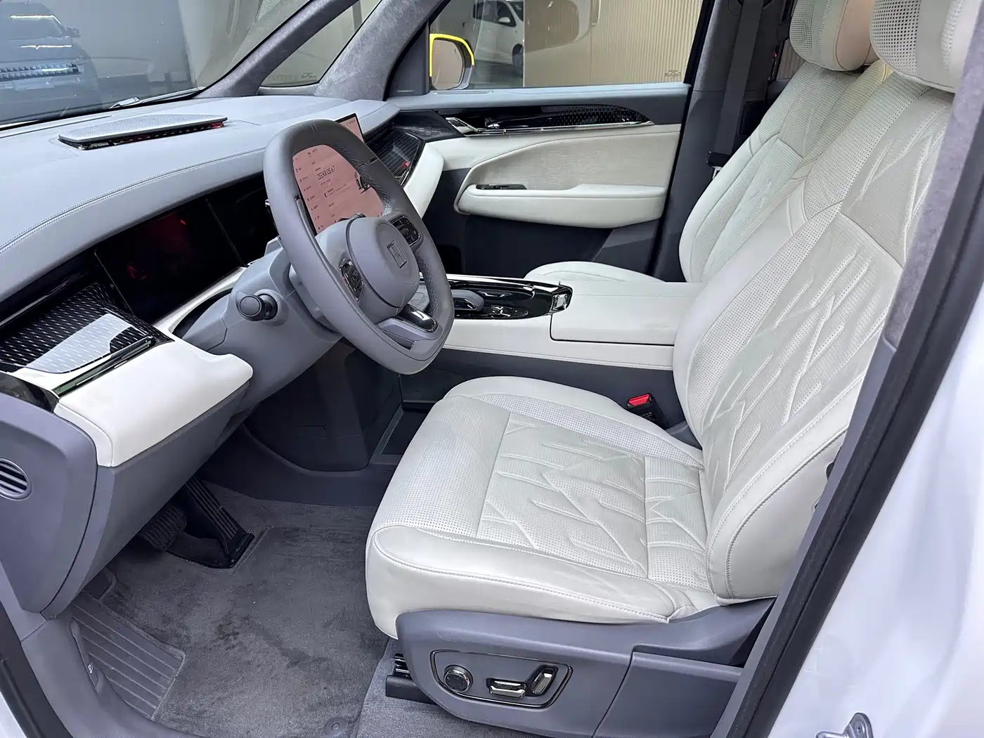 Zeekr 009 2024 6-seat Executive AWD 108kWh фото 4