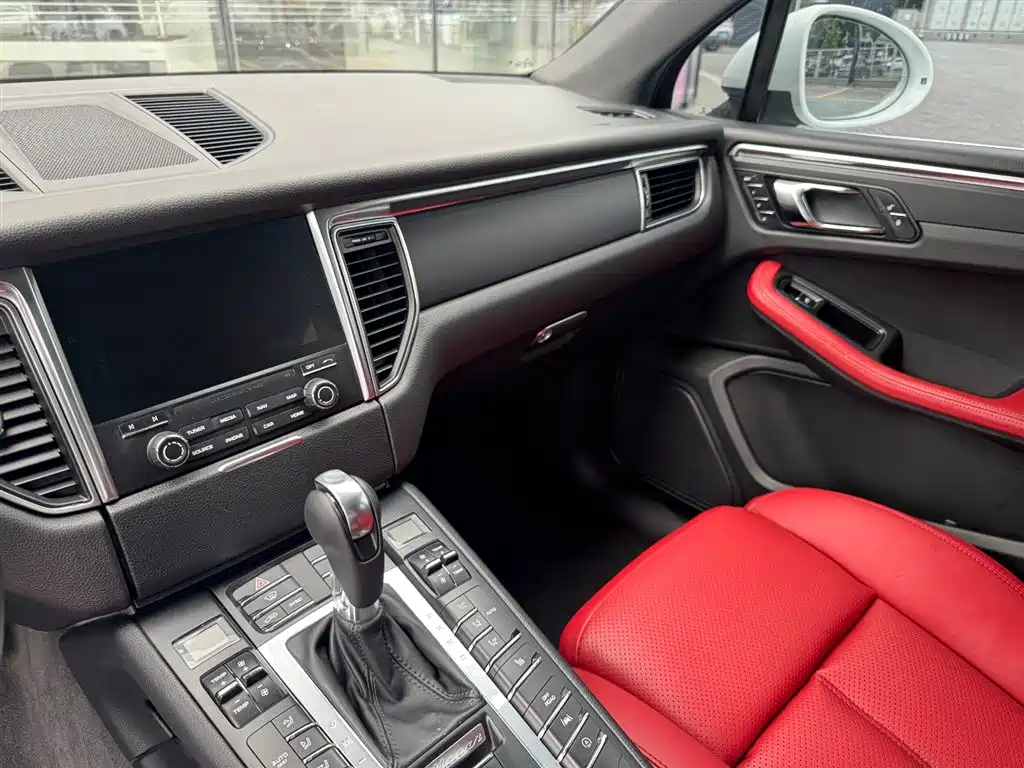 Porsche Macan 2017 Macan 2.0T фото 11