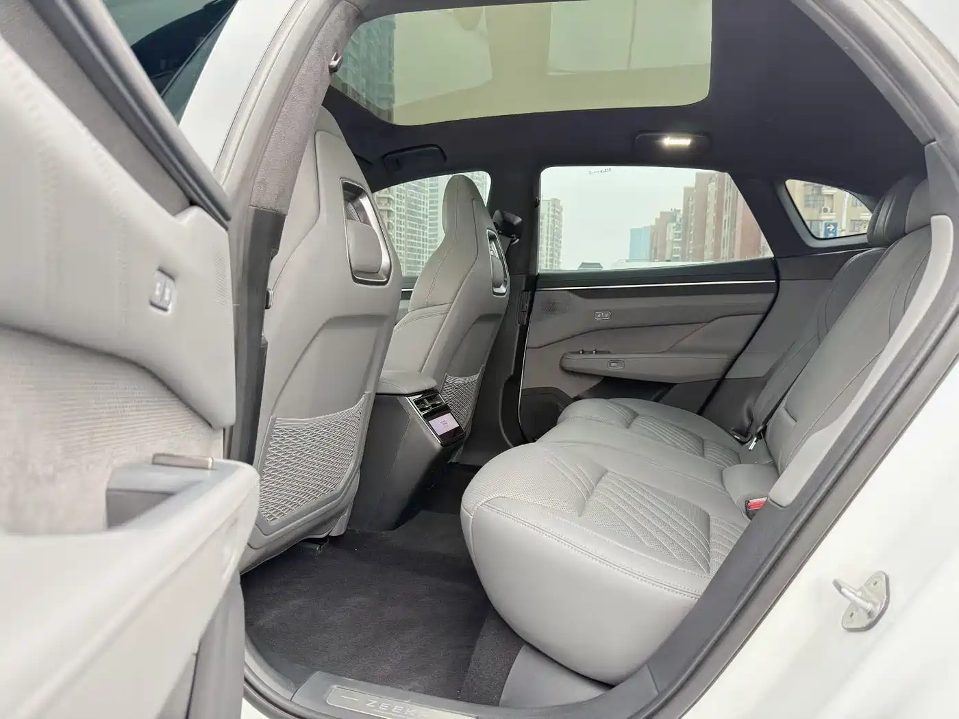 ZEEKR EXTREME KRYPTON 001