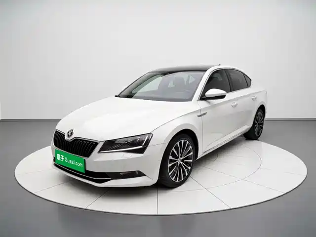 Škoda Superb 2016 TSI330 DSG Smart Edition