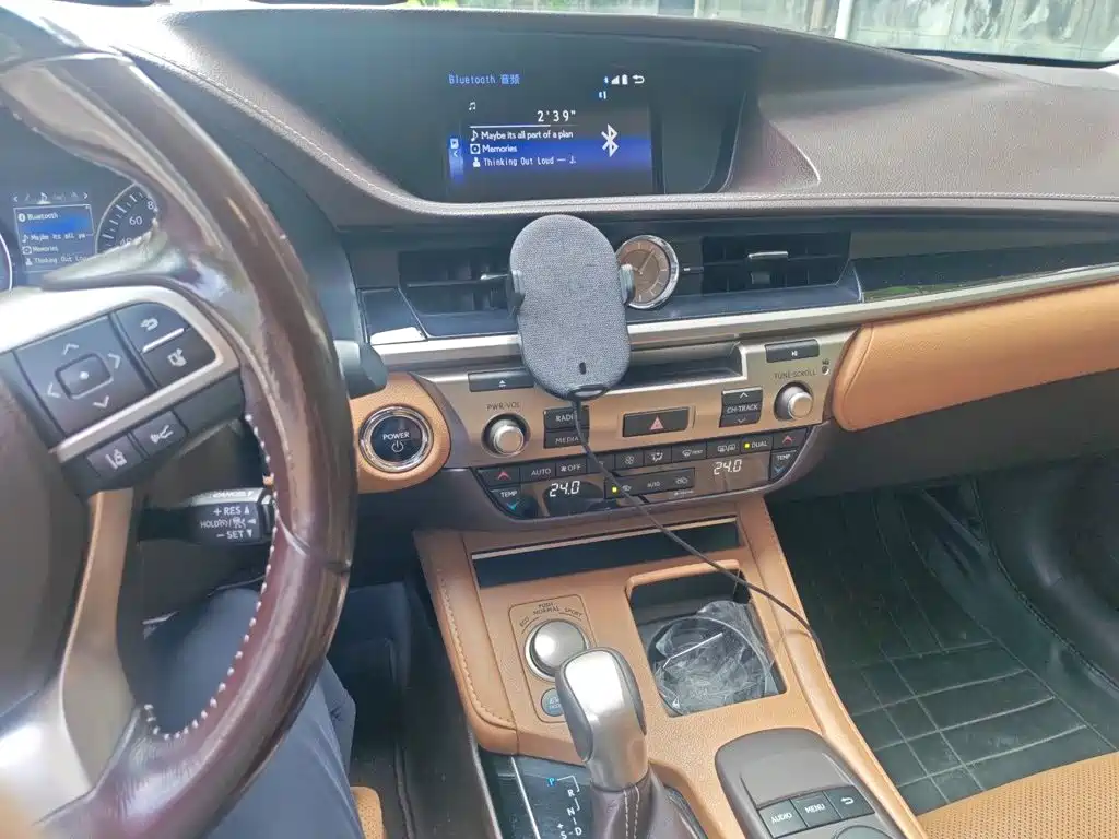 Фото 6 - Lexus ES
