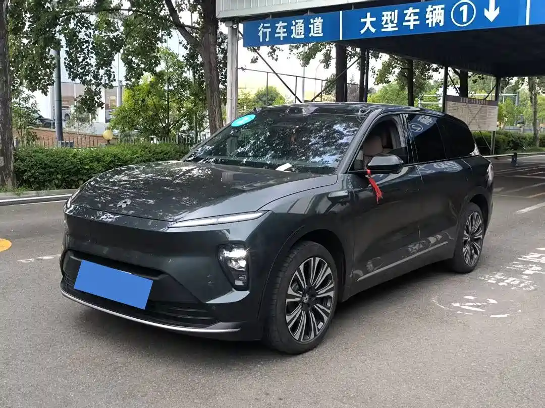 NIO ES8 2023