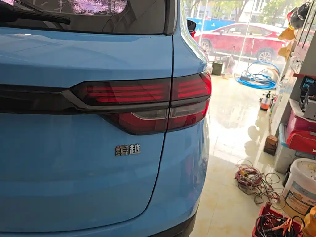 Фото 8 - Geely Coolray