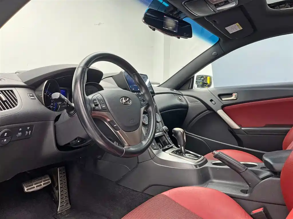 Hyundai Genesis Coupe 2014 2012 2.0T Automatic Elegant Edition