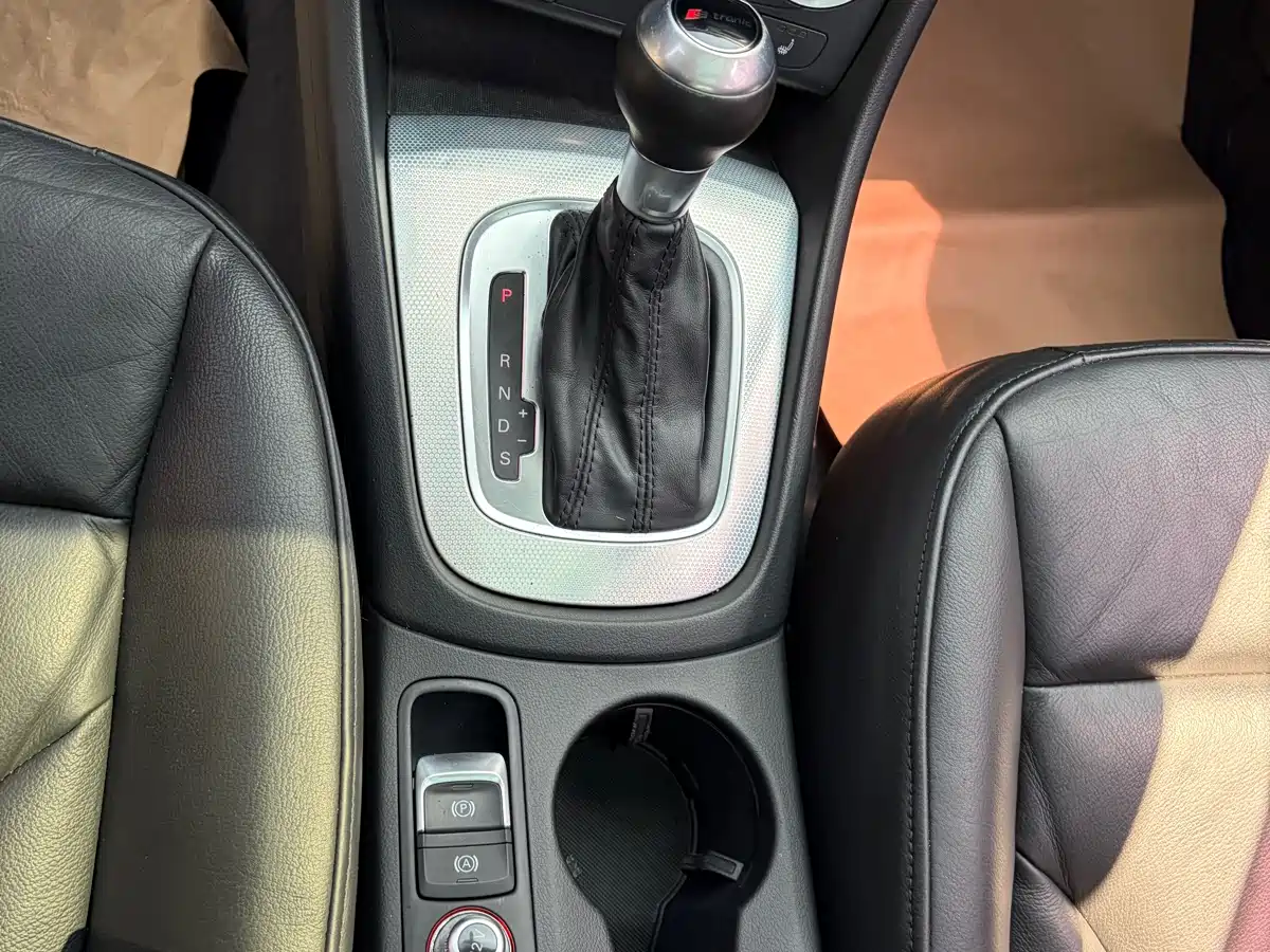 Audi Q3 2015 35 TFSI quattro Technology фото 7