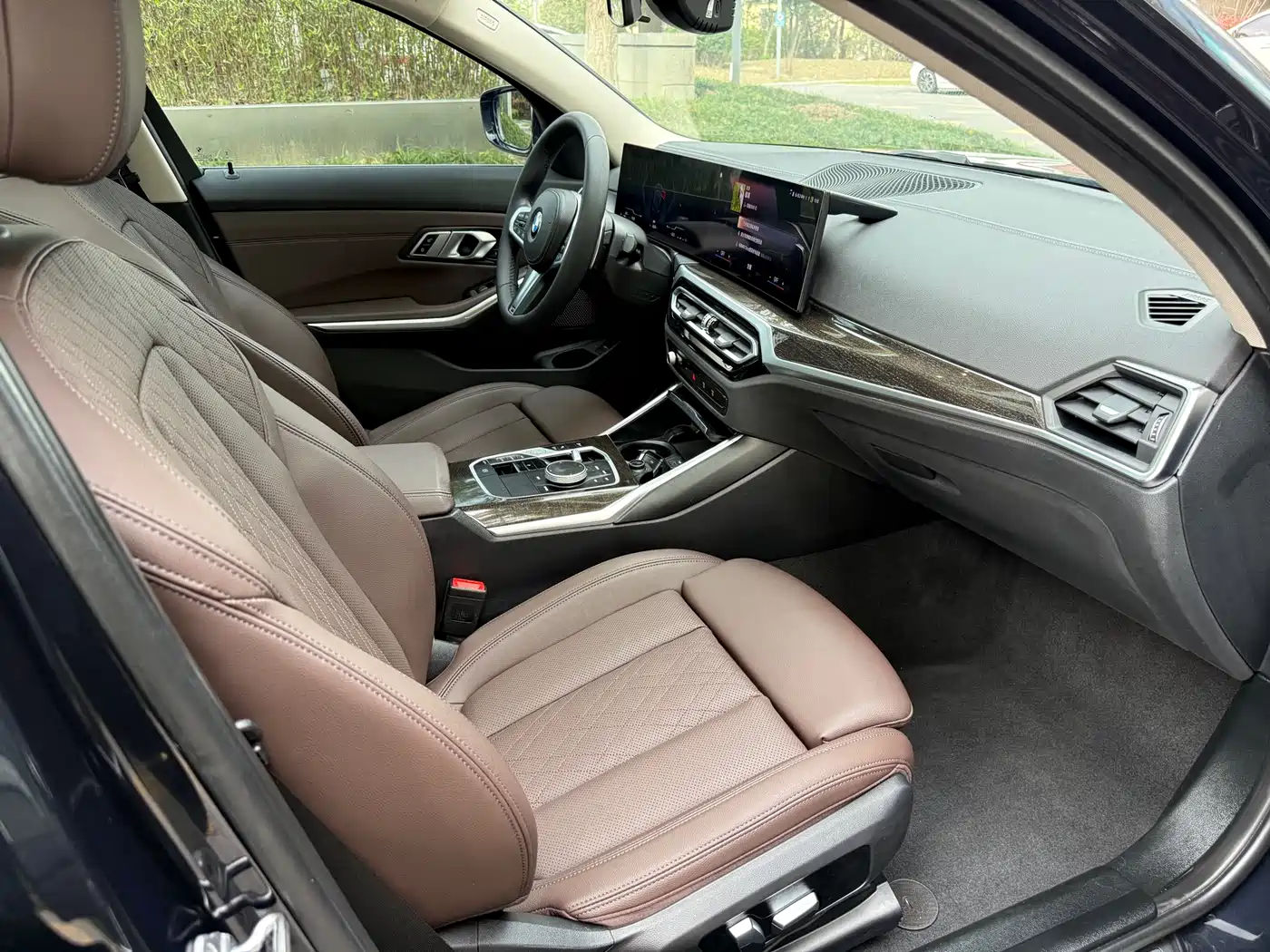 BMW 3 Series 2023 325Li M Sport Package фото 9