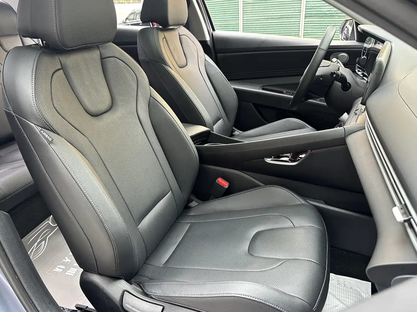 Hyundai Elantra 2023 Model 1.5L CVT LUX Premium Edition фото 9