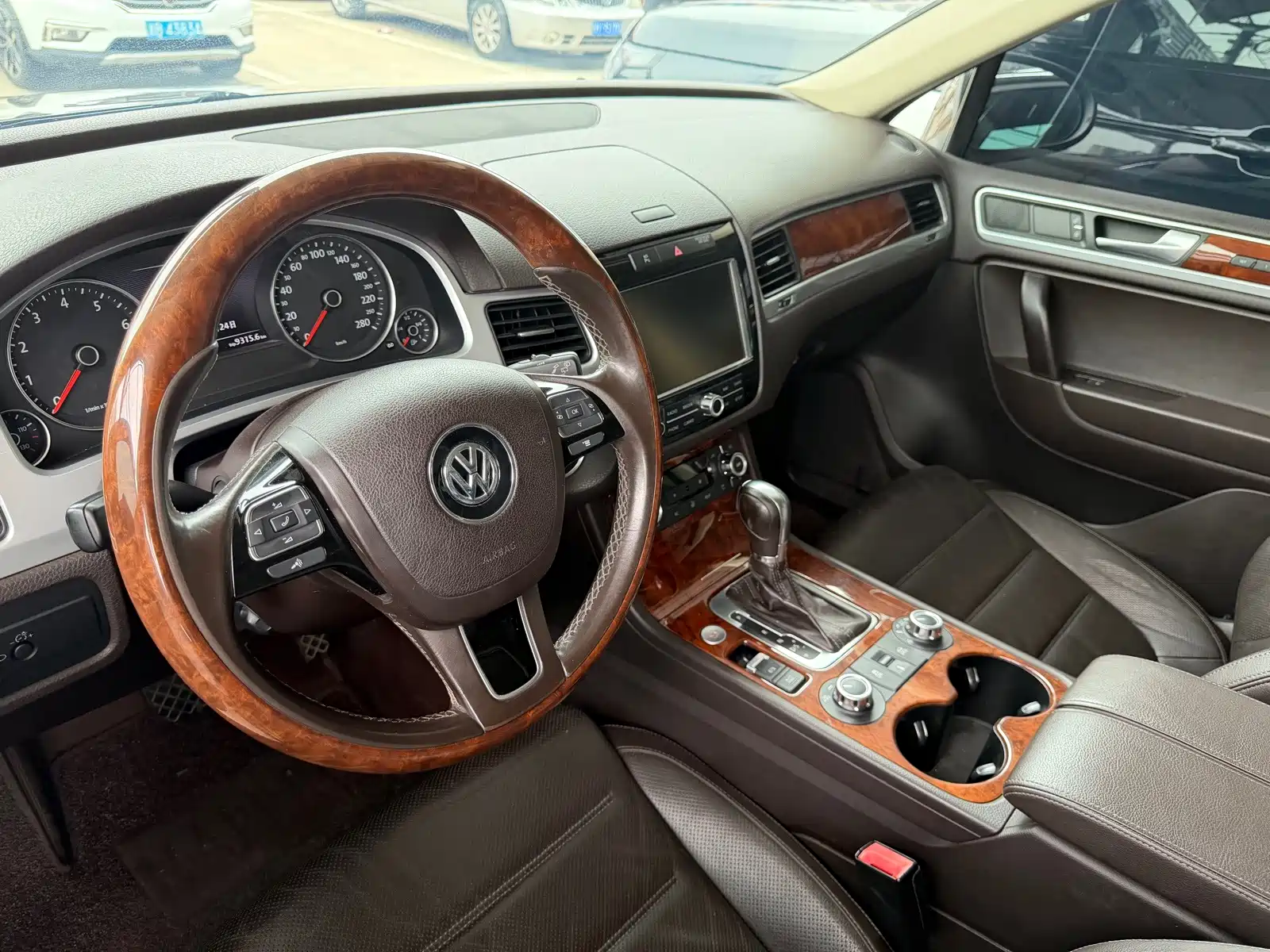 Фото 10 - Volkswagen Touareg