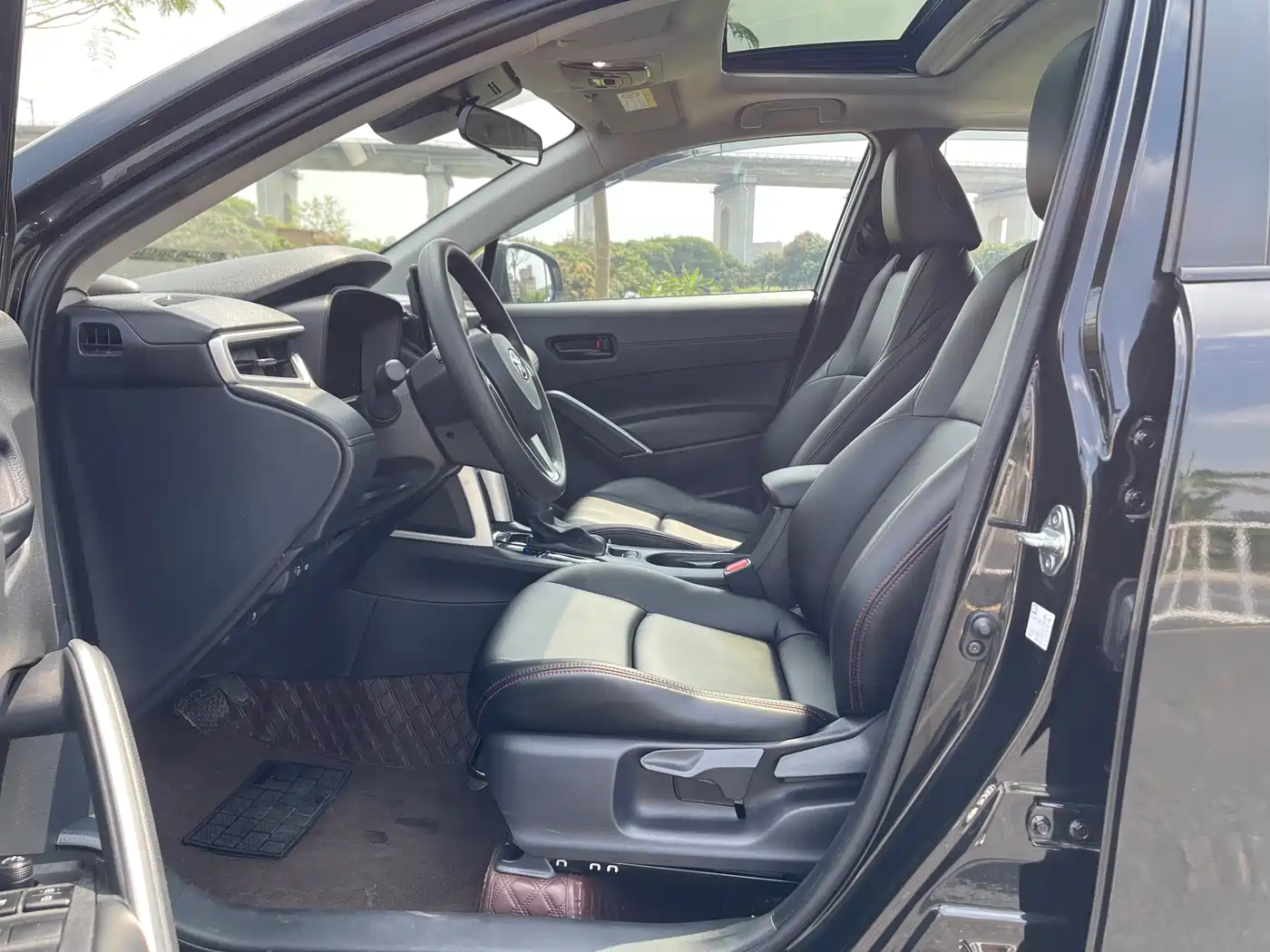 Toyota Frontlander 2024 2.0L Smart Hybrid Dual Engine Leading Edition фото 20