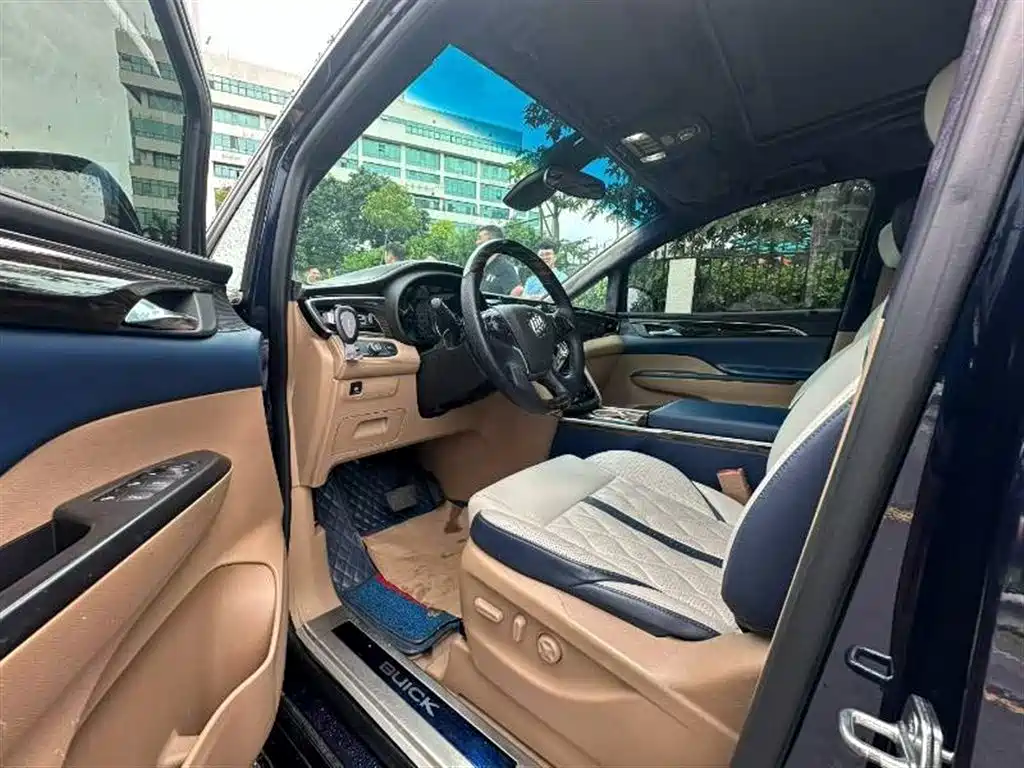 Buick GL8 2017 ES 28T Luxury China V фото 4