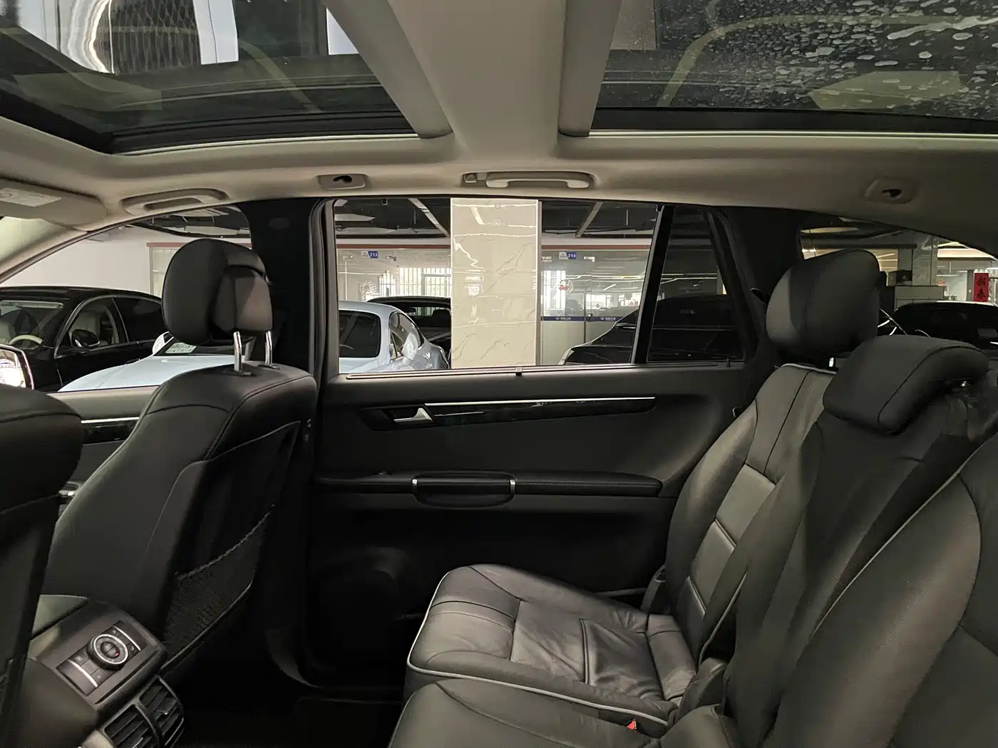 Mercedes-Benz R-Class 2017 R 320 4MATIC Business Collector's Edition фото 34