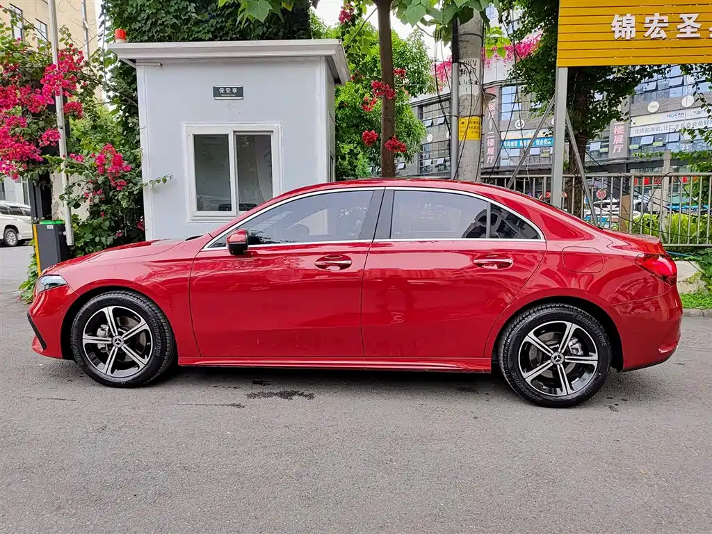 Mercedes-Benz A-Class 2023 A 200 L Fashion фото 3