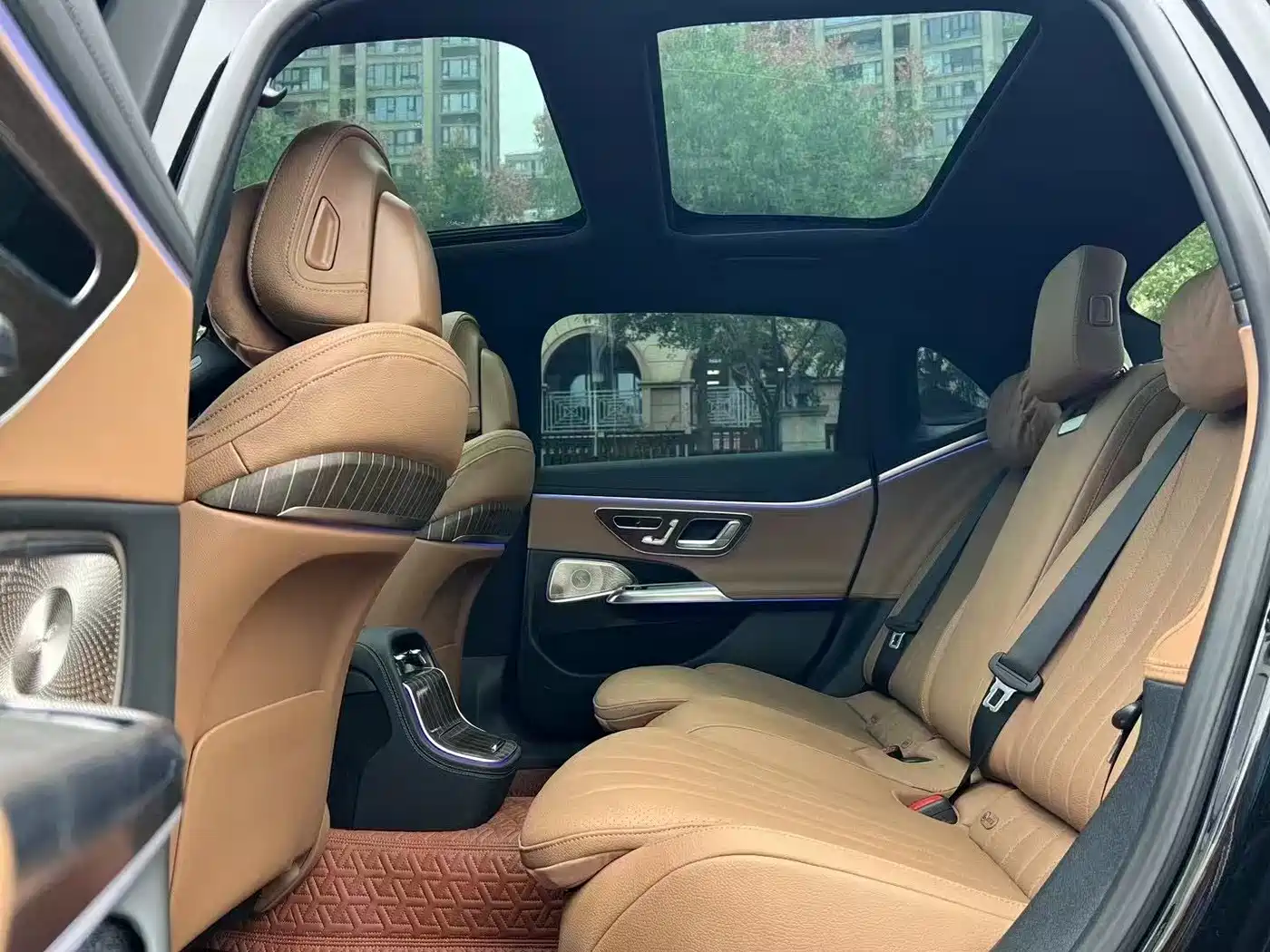 Mercedes-Benz E-Class 2024 Model E 300 L Luxury фото 6
