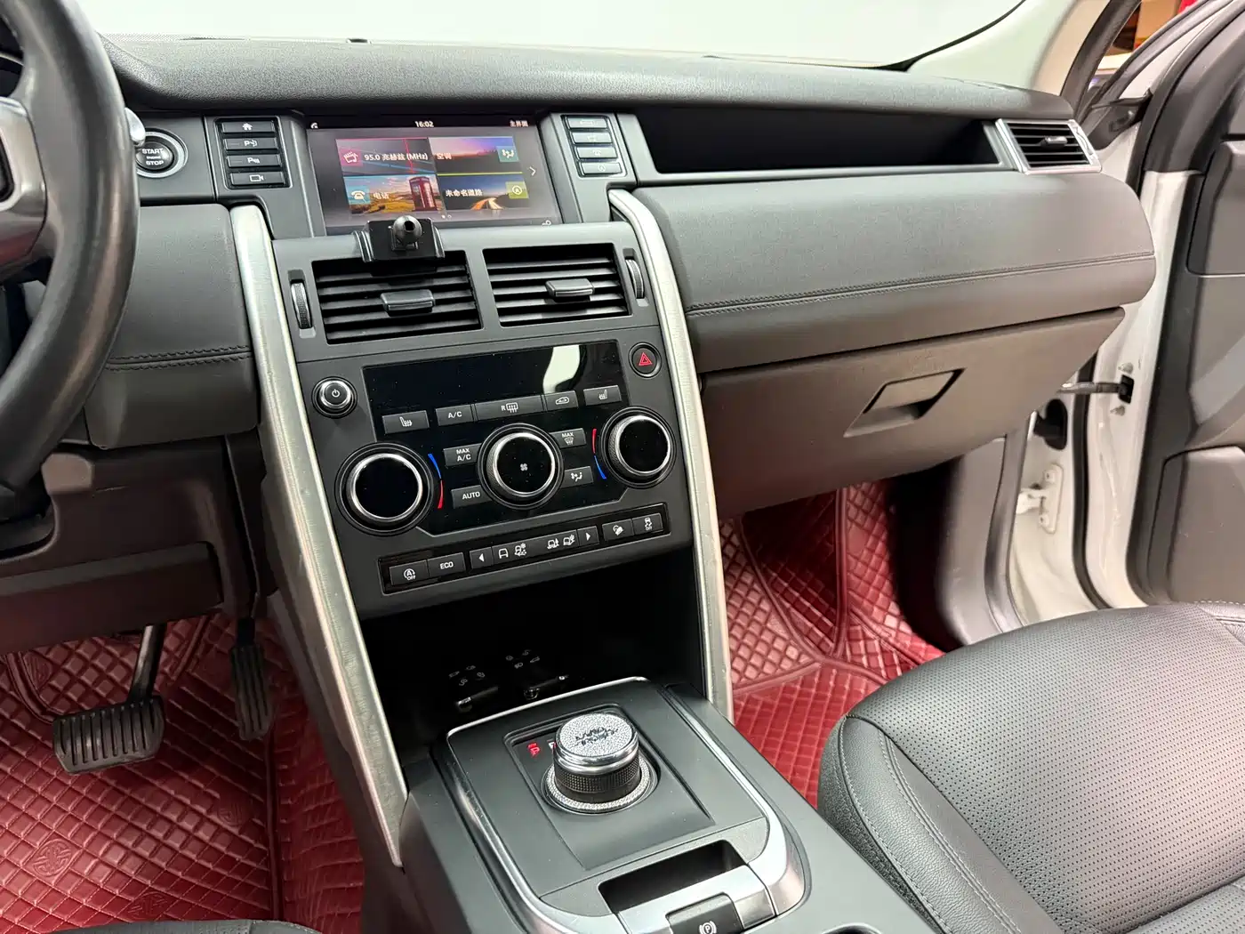 Land Rover Discovery Sport 2018 240PS HSE Edition фото 11