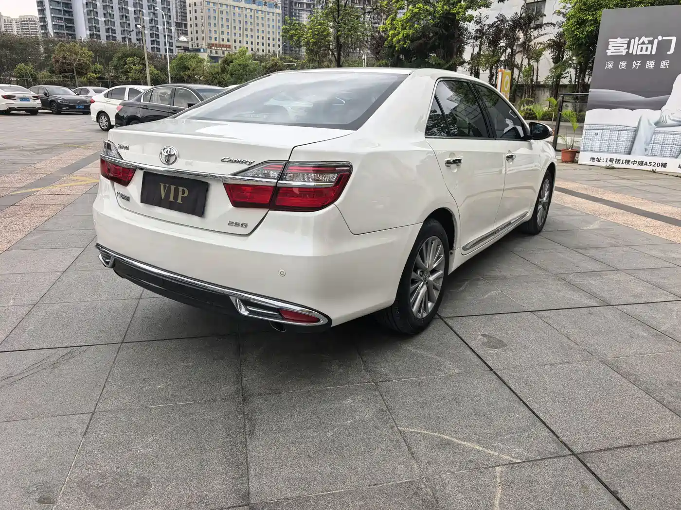 Toyota Camry 2016 2.5G 10th Anniversary Luxury Navigation Edition фото 7