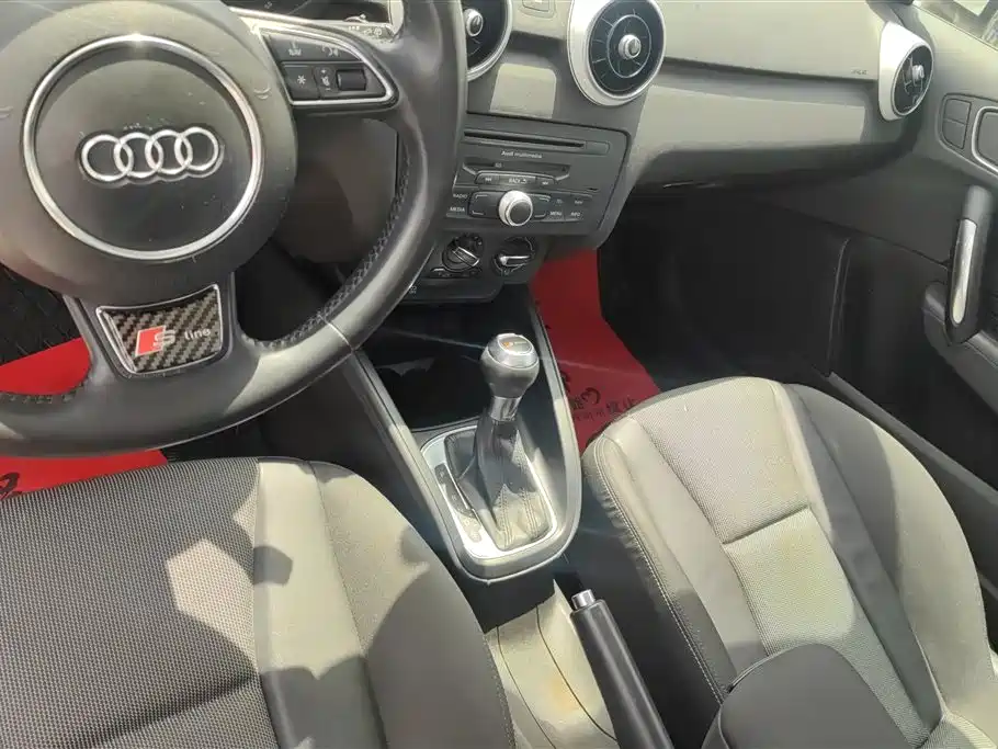 Audi A1 2012 1.4 TFSI Ego фото 16