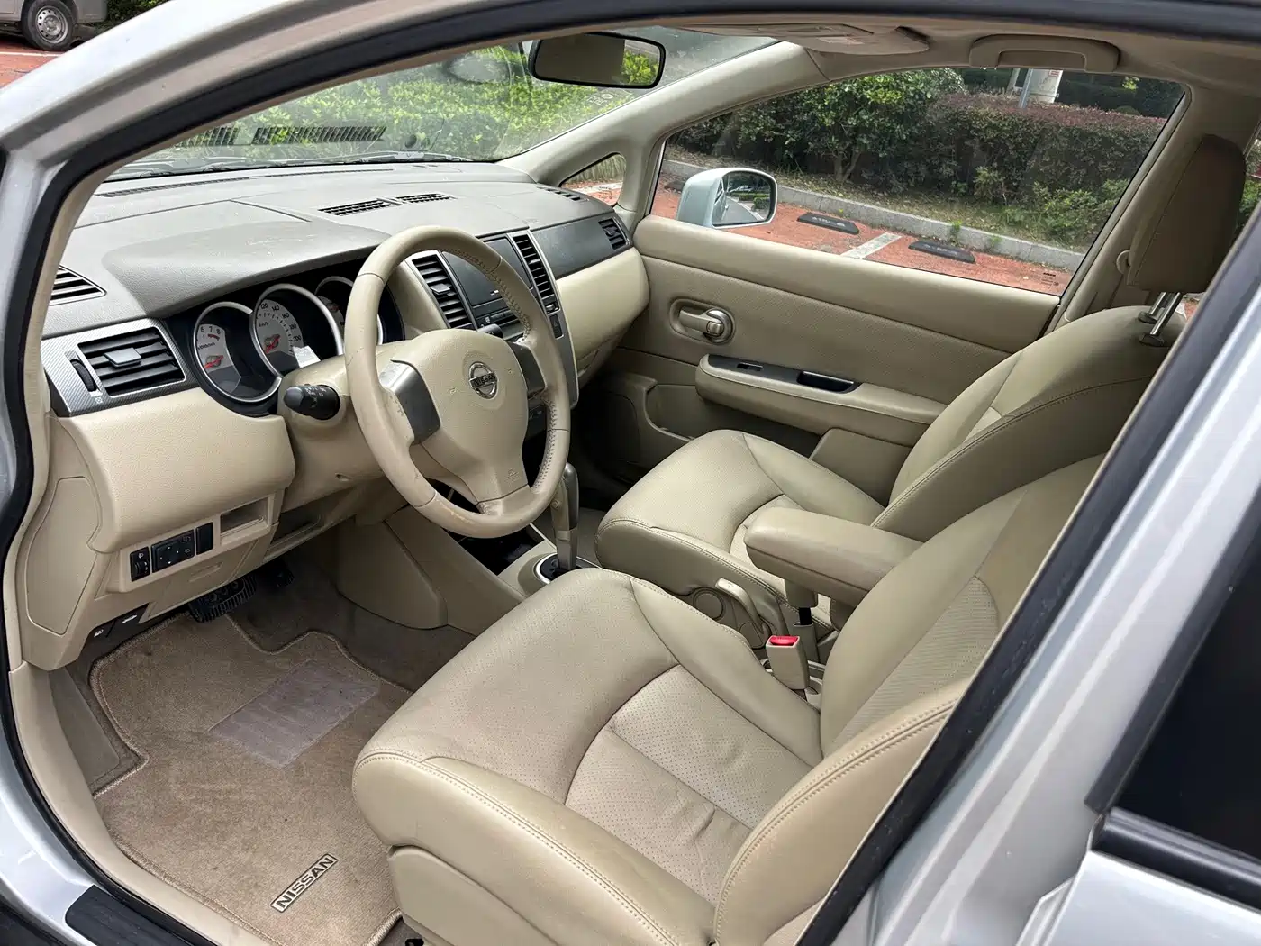 Nissan Tiida 2010 2008 1.6L Automatic Luxury