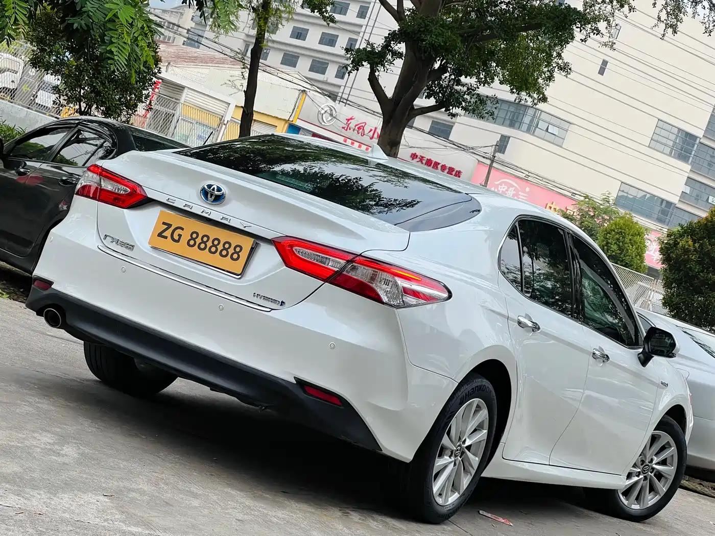 Toyota Camry 2021 Hybrid 2.5HGVP Leading Edition фото 6
