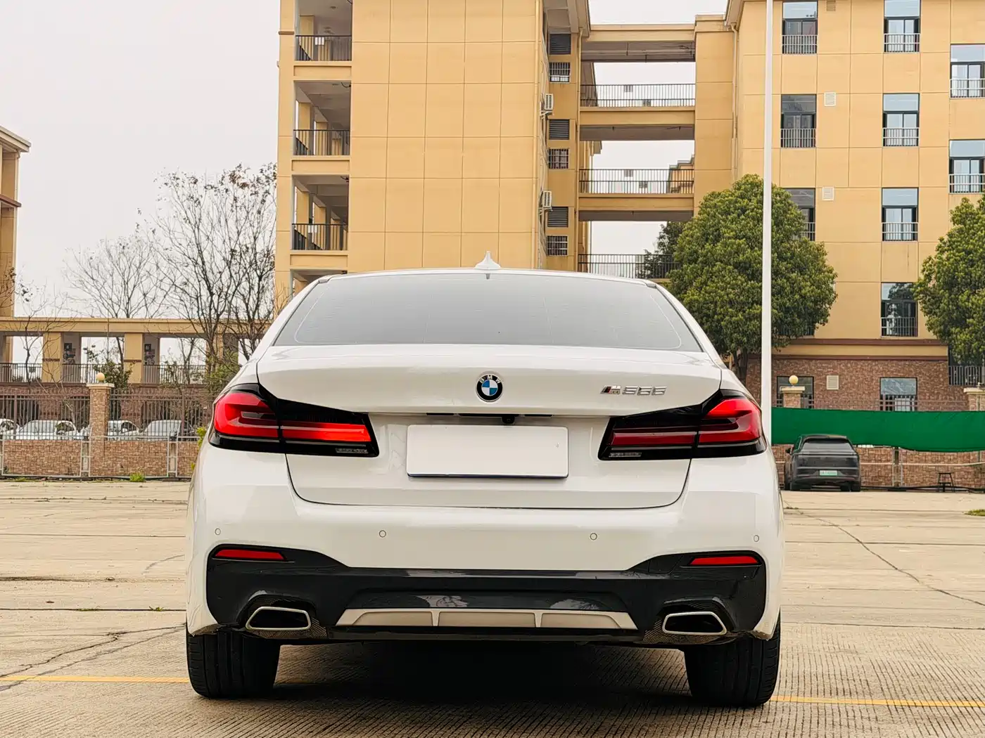 BMW 5 Series 2022 525Li M Sport Package фото 8