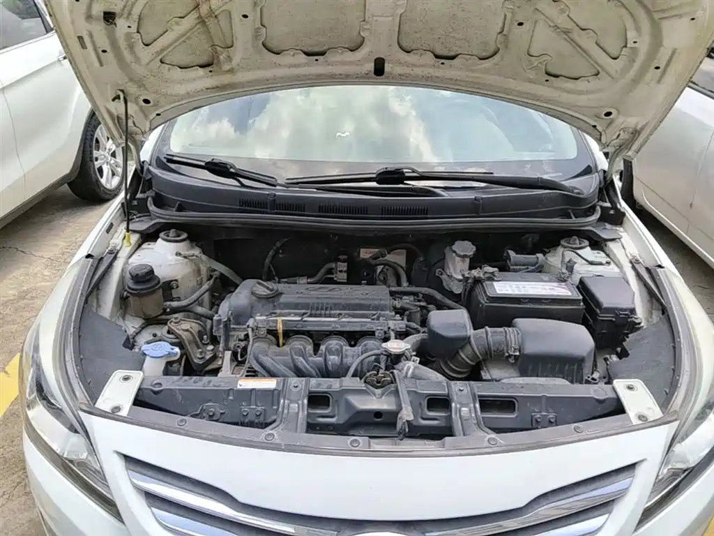 Hyundai Verna 2014 1.4L Manual Smart GLS фото 20