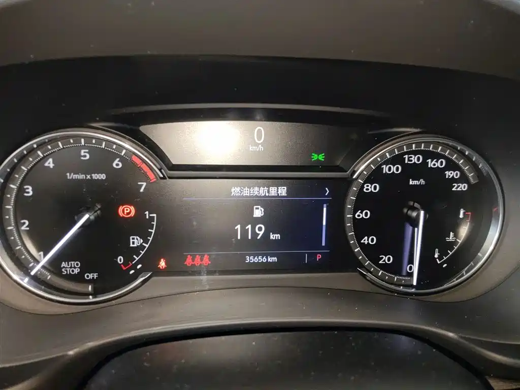 CADILLAC XT4