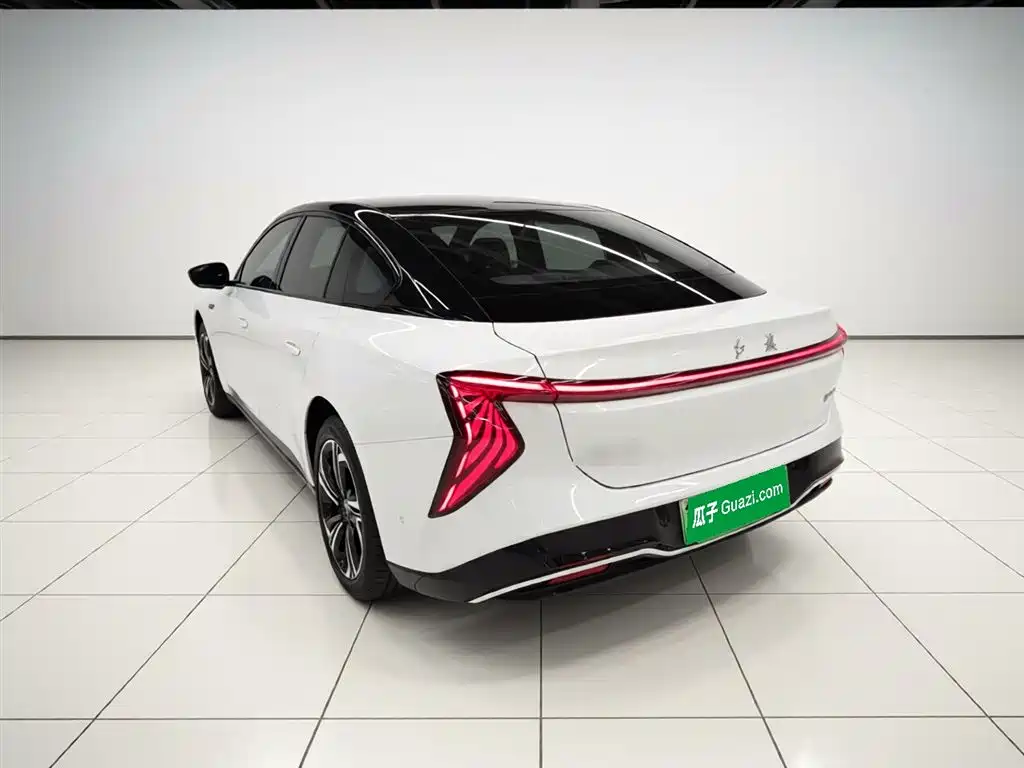 Hongqi EH7 2024 640 Pro+ AWD Edition фото 5