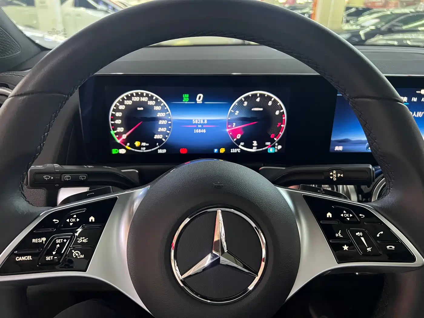 Mercedes-Benz GLB 2024 GLB 200 Dynamic фото 32