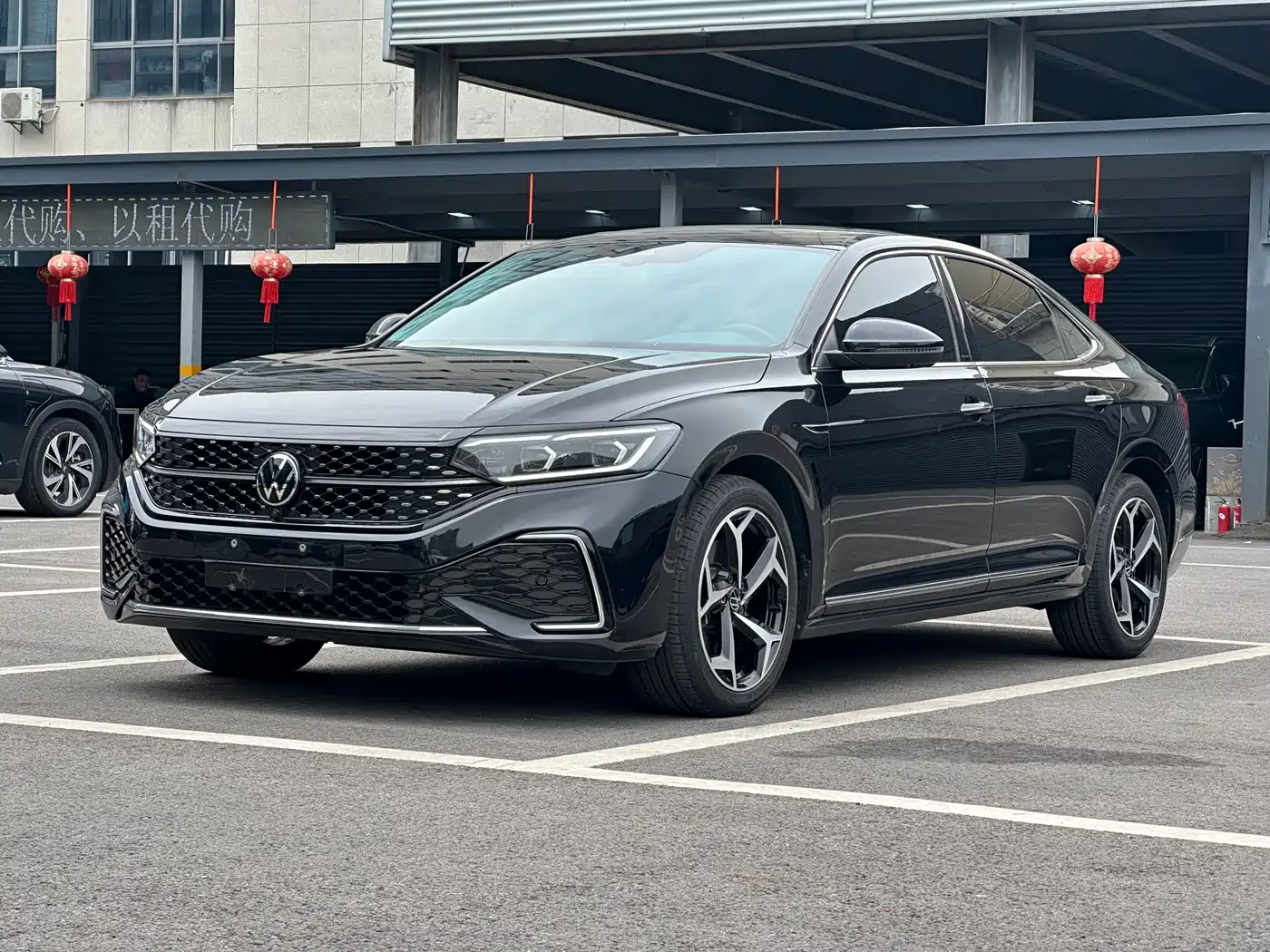Volkswagen Passat 2023 330TSI Starlight Luxury Edition