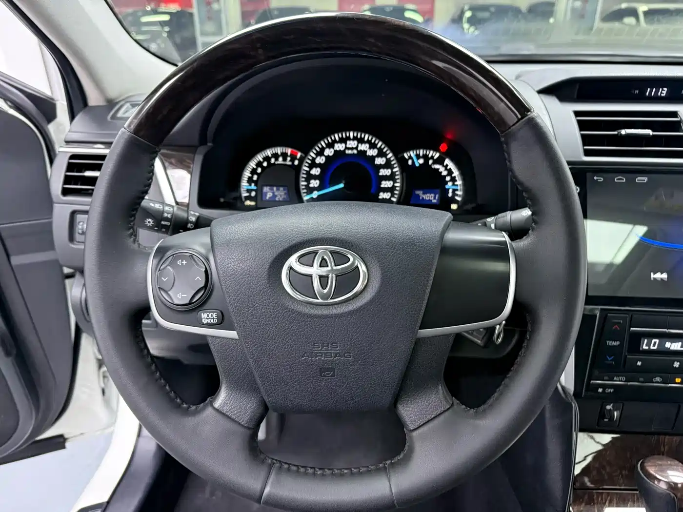 Toyota Camry 2015 2.0G Leading Edition фото 2