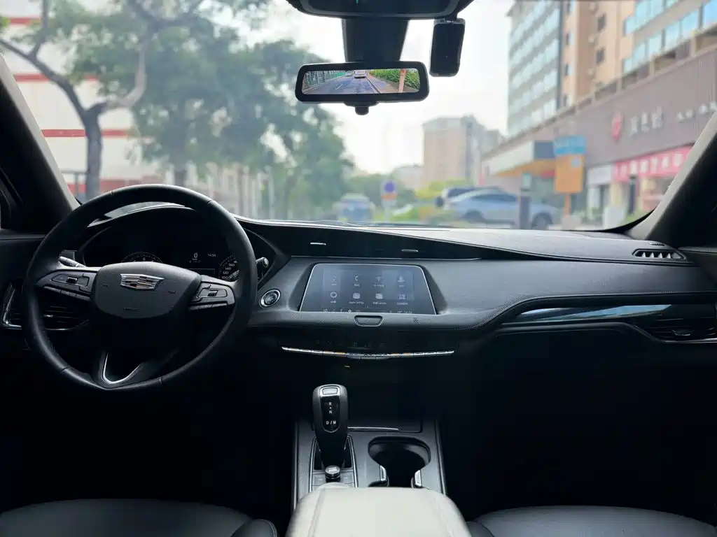 Cadillac XT4 2019 2018 28T 2WD Luxury Sport Type