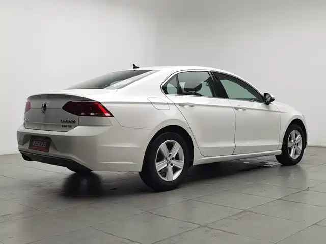 Volkswagen Lamando 2015 230TSI DSG Style — фото 2