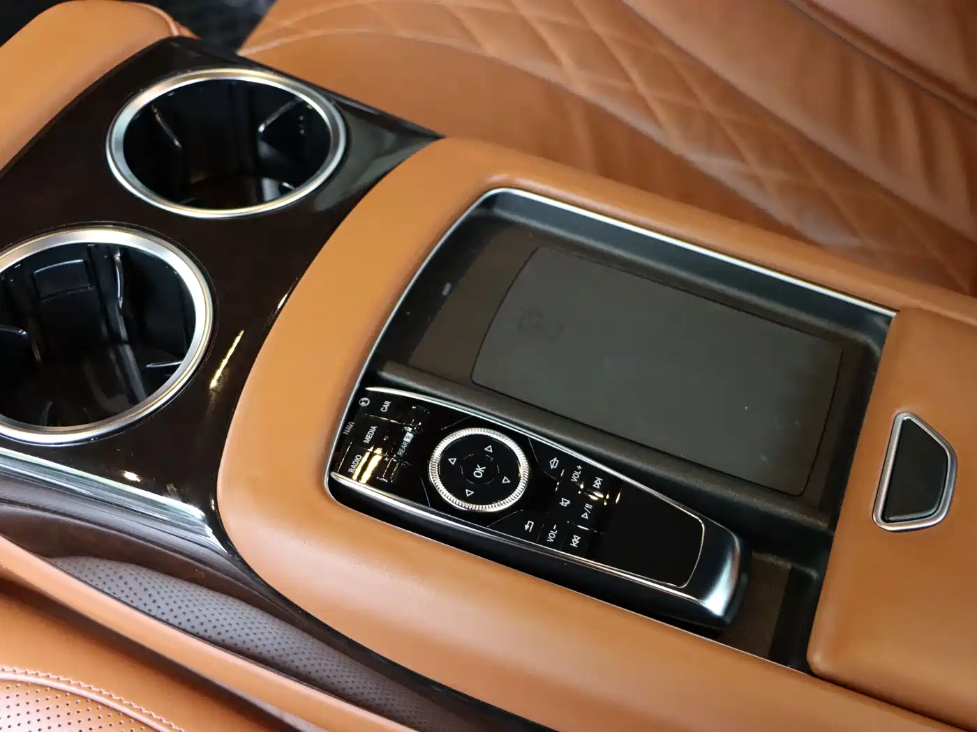 Mercedes-Benz Maybach S-Class 2020 S 450 4MATIC Collector's Edition фото 32