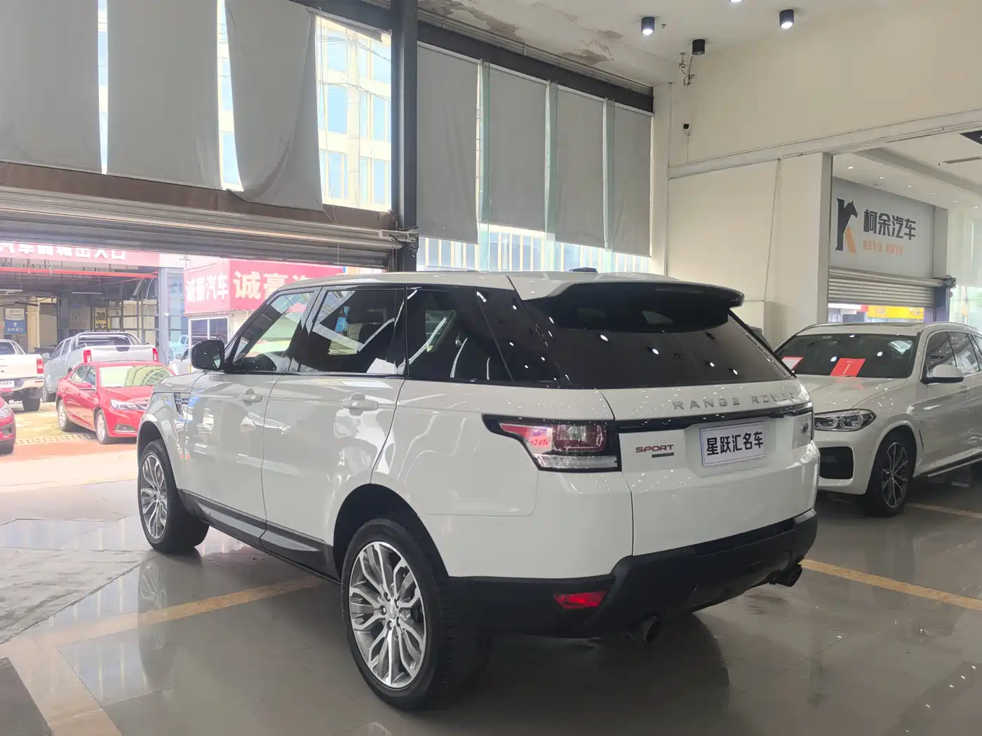 Land Rover Range Rover Sport 2016 Model 3.0 SDV6 HSE DYNAMIC фото 4