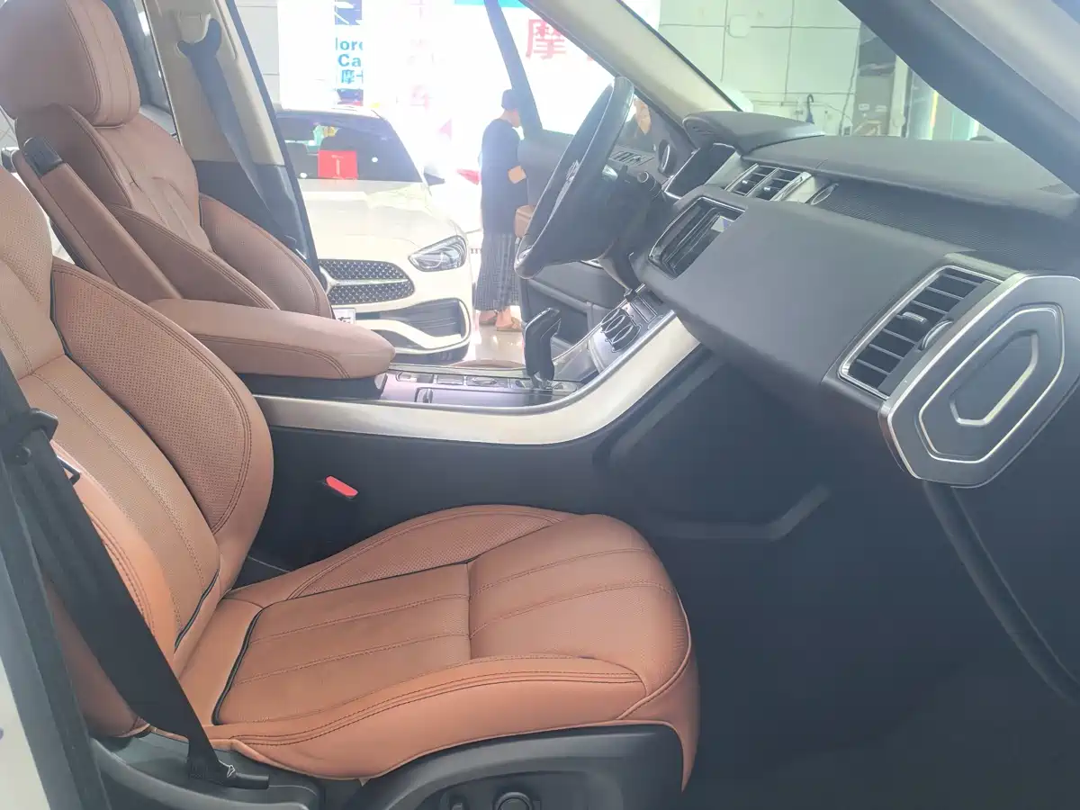 Land Rover Range Rover Sport 2016 Model 3.0 SDV6 HSE DYNAMIC фото 12