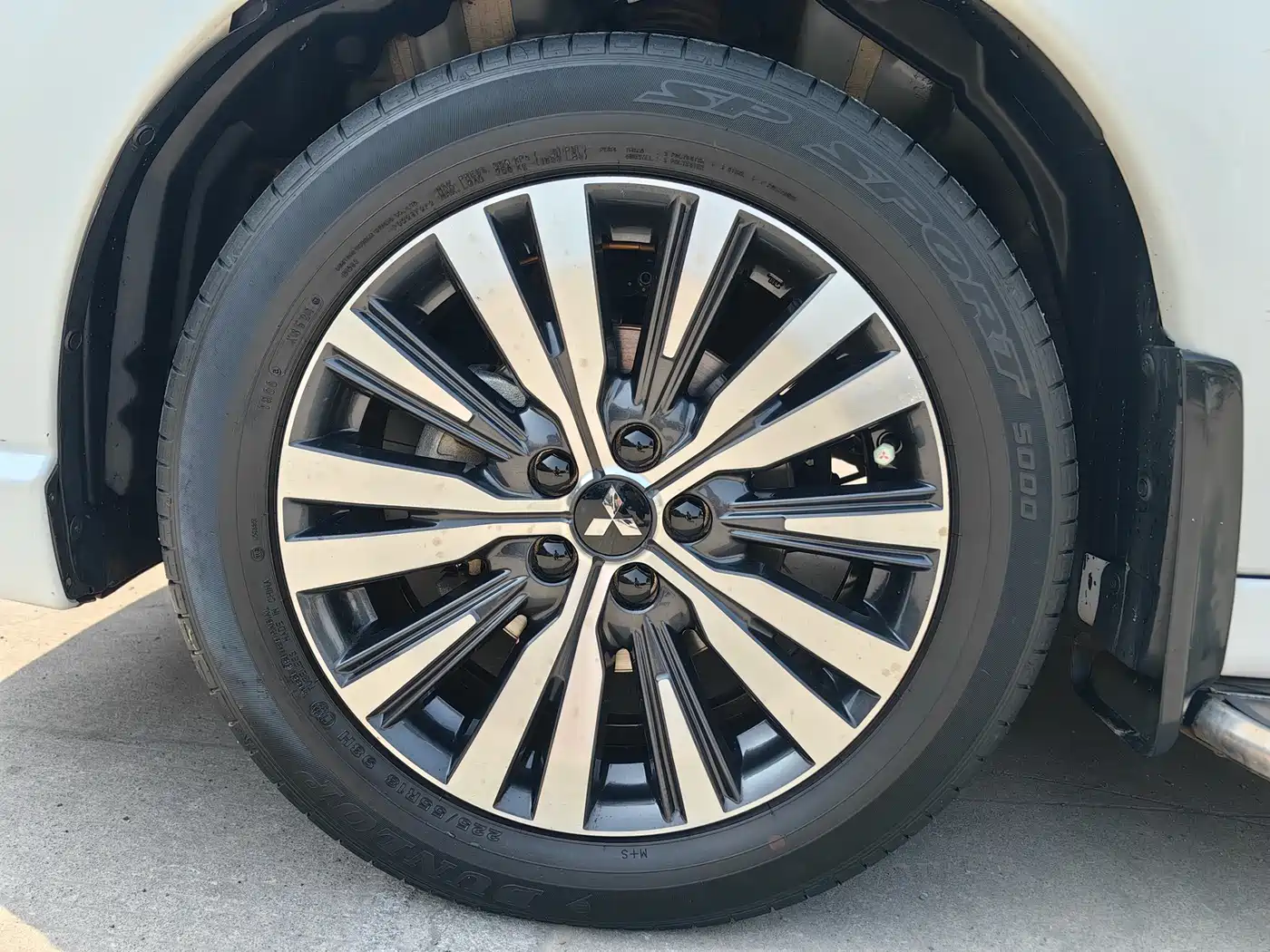 MITSUBISHI OUTLANDER