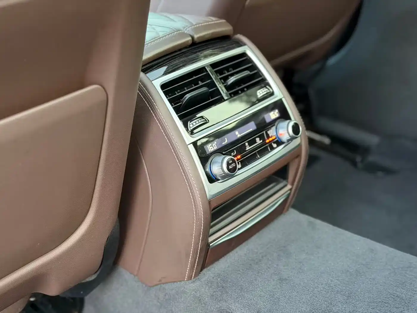 BMW 7 Series 2019 740Li Leading M Sport Package фото 11