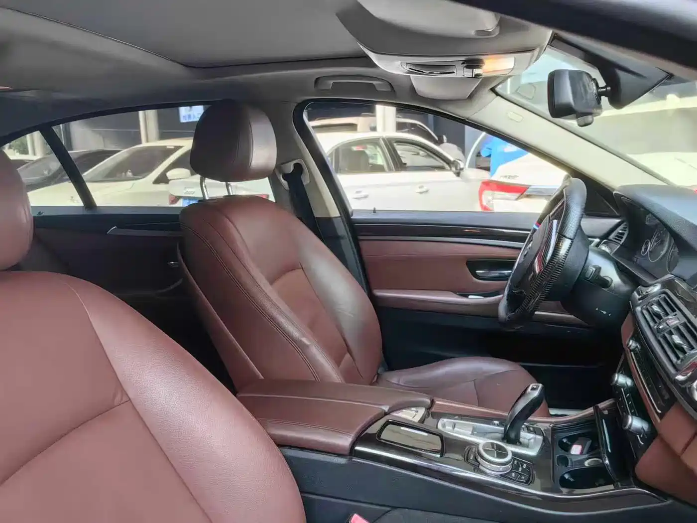BMW 5 Series 2014 525Li Leading фото 4