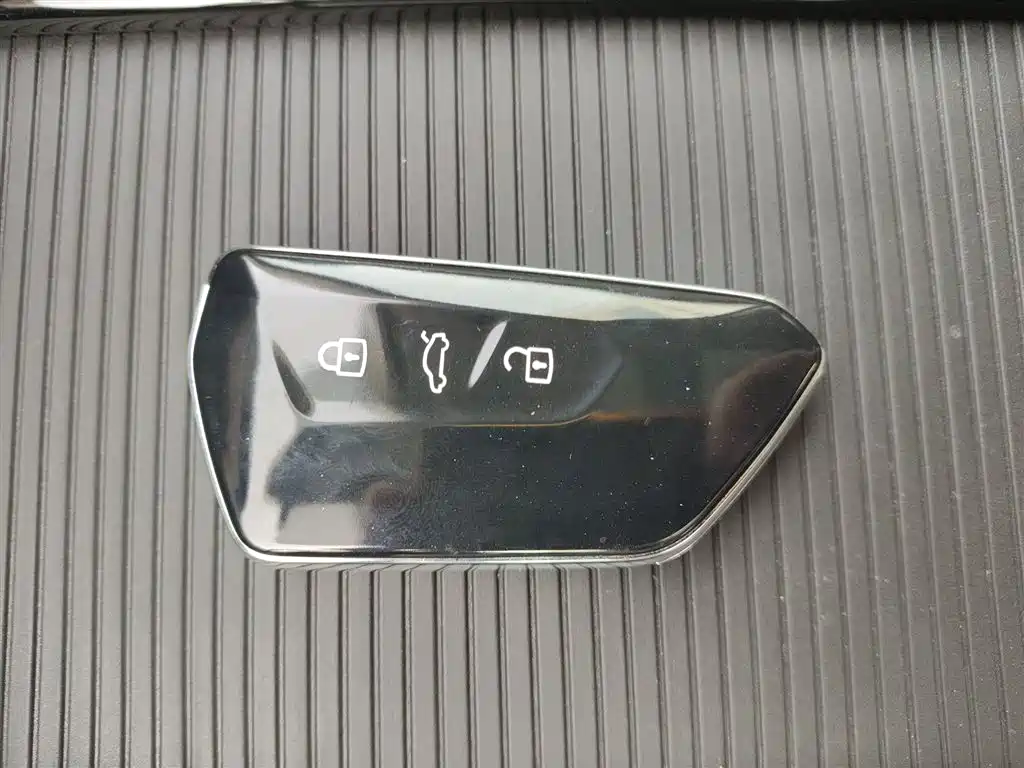 Volkswagen Talagon 2023 380TSI 4WD R-Line Touring Edition фото 9