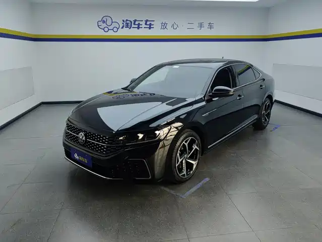 Volkswagen Passat Рестайлинг, 330TSI, Звёздный Элит