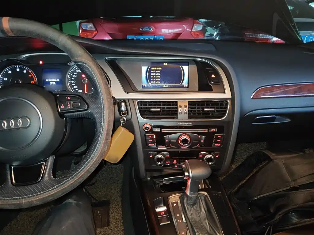 Audi A4L 2016 35 TFSI Automatic Comfort фото 6