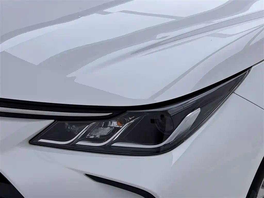 Toyota Corolla 2019 1.2T S-CVT GL Pioneer Edition фото 9