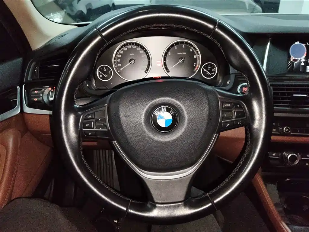 BMW 5 Series 2017 525Li Leading Edition фото 7