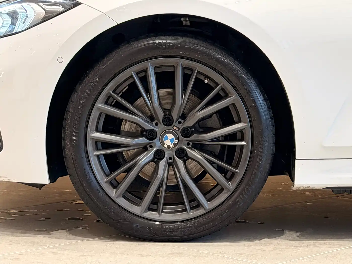 BMW 3 Series 2023 325Li M Sport Black Night Package фото 3