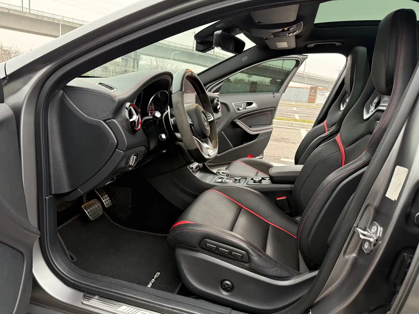 Mercedes-Benz GLA AMG 2017 AMG GLA 45 4MATIC фото 10